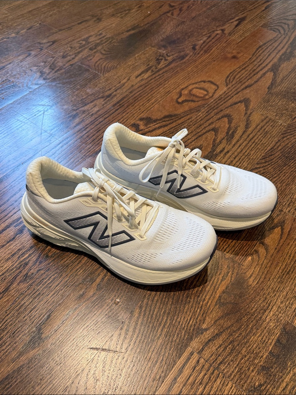 Women's Sneakers New Balance Fresh Foam X 880 v15 Angora Meteorite White 10.5